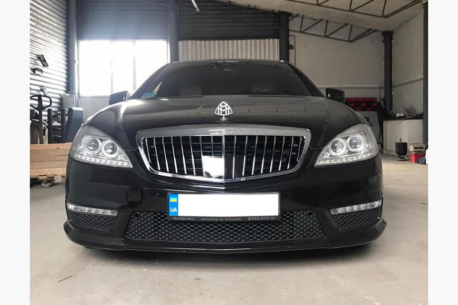 Mercedes S-сlass W221 2005–2013 Radiatora reste Maybach V2 (2009-2013) Image