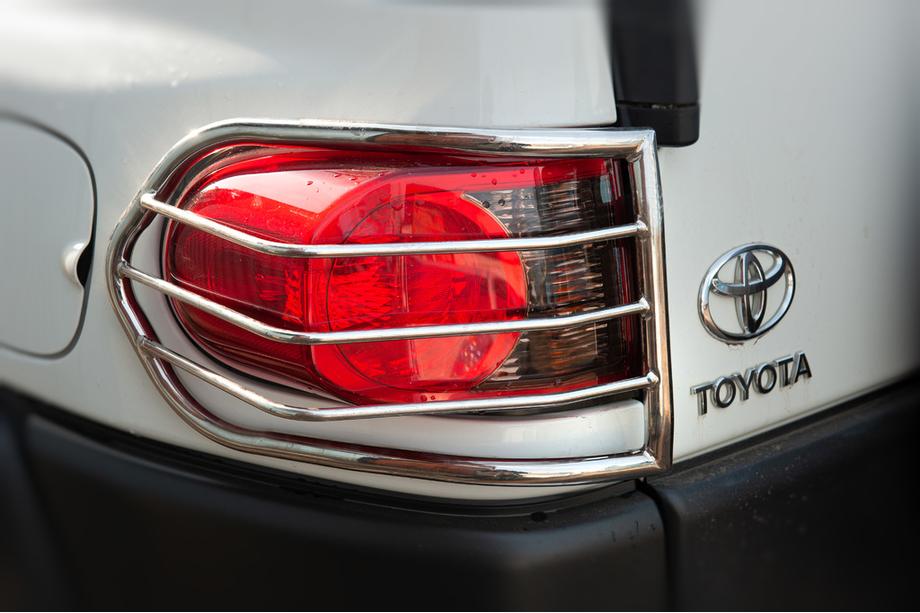 Toyota FJ Cruiser 2006–2022 Aizmugurējo lukturu aizsargi no nerūsējošā tērauda (2 gab.) Image