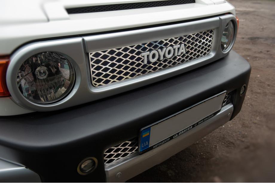 Toyota FJ Cruiser 2006–2022 Hromētas režģa uzlikas (nerūsējošais tērauds) Foto 5