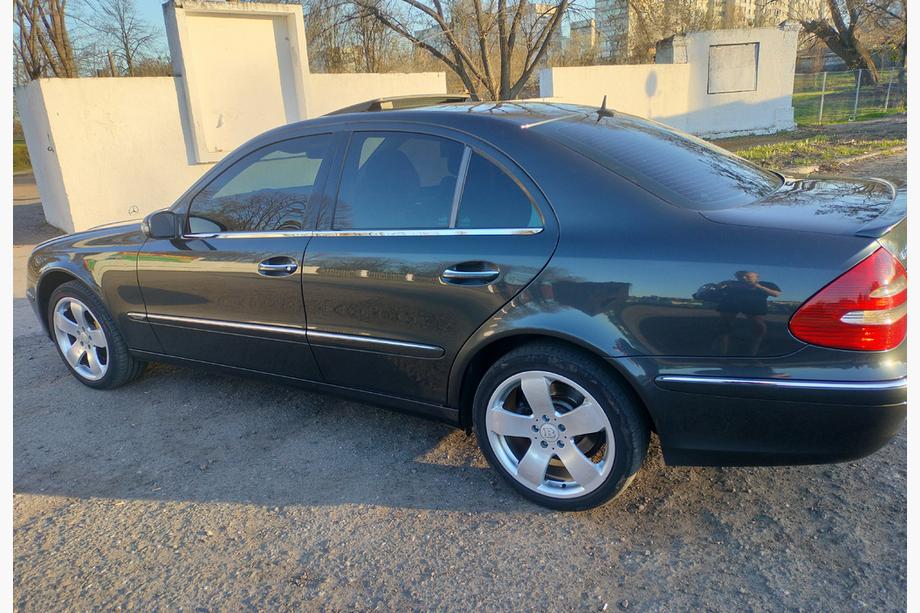 Mercedes E-class W211 2002–2009 Ārējās logu apmales no nerūsējošā tērauda Foto 8